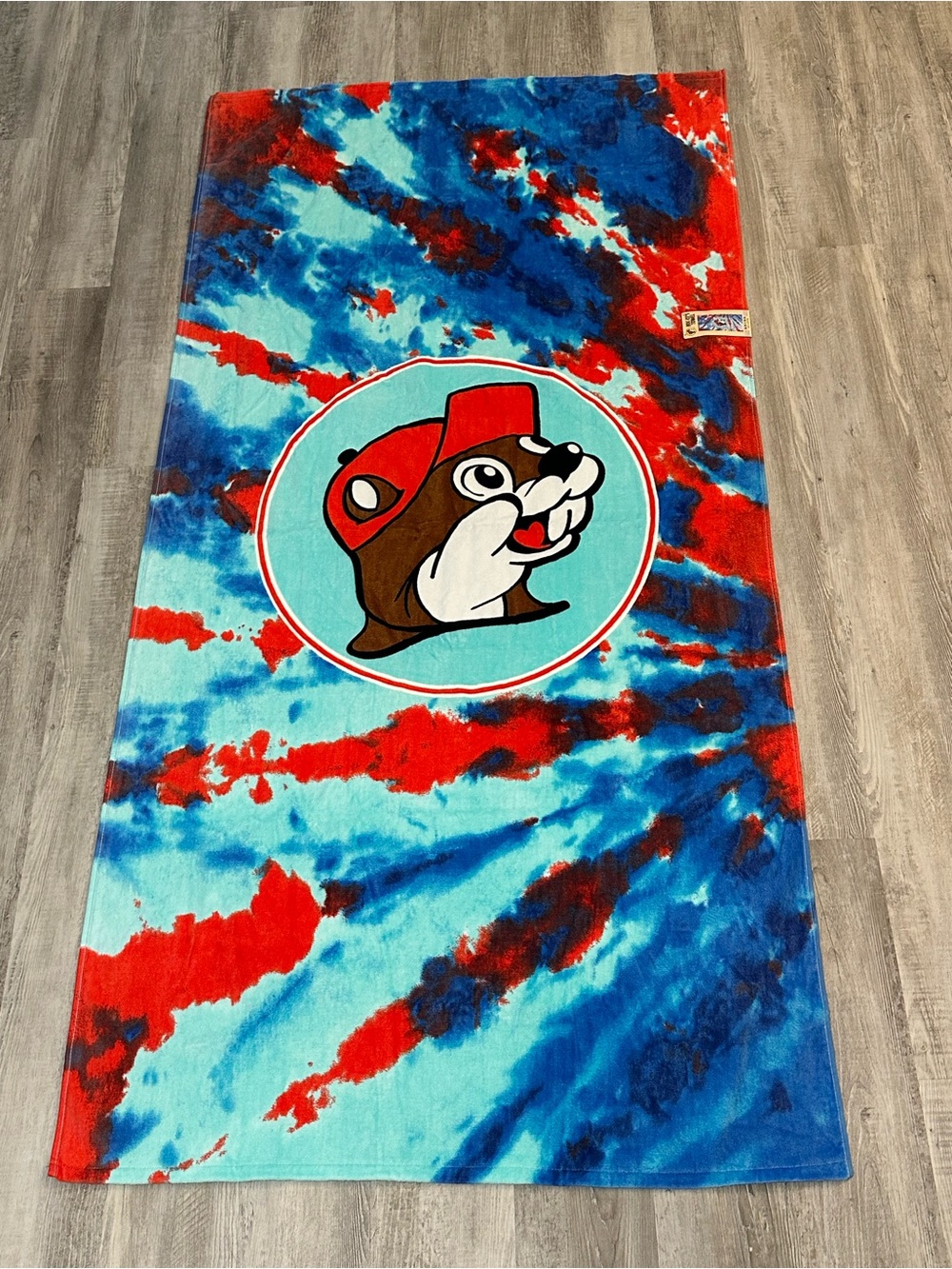 NWT ~ Buc-ee’s Tie Dye Beach Towel